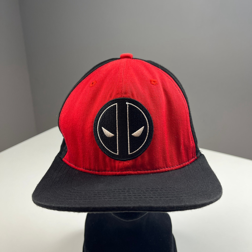 Marvel Deadpool embroided hat snapback red black one size fit most run small